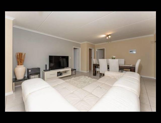 3 BEDROOM TOWNHOUSE FOR SALE IN MODDERFONTEIN